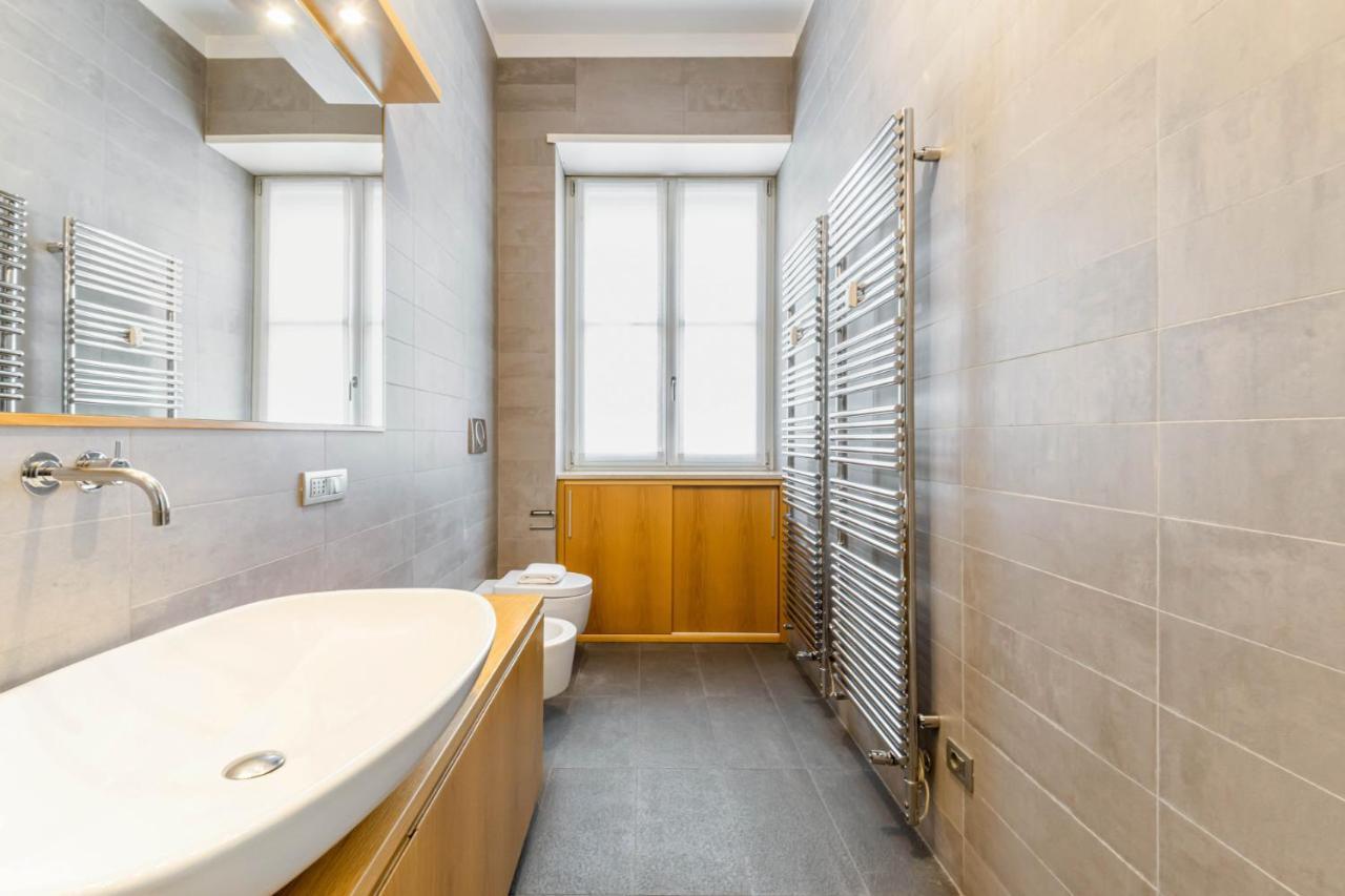 Easylife - Elegante Dimora Due Passi Dal Duomo Apartman Milánó Kültér fotó
