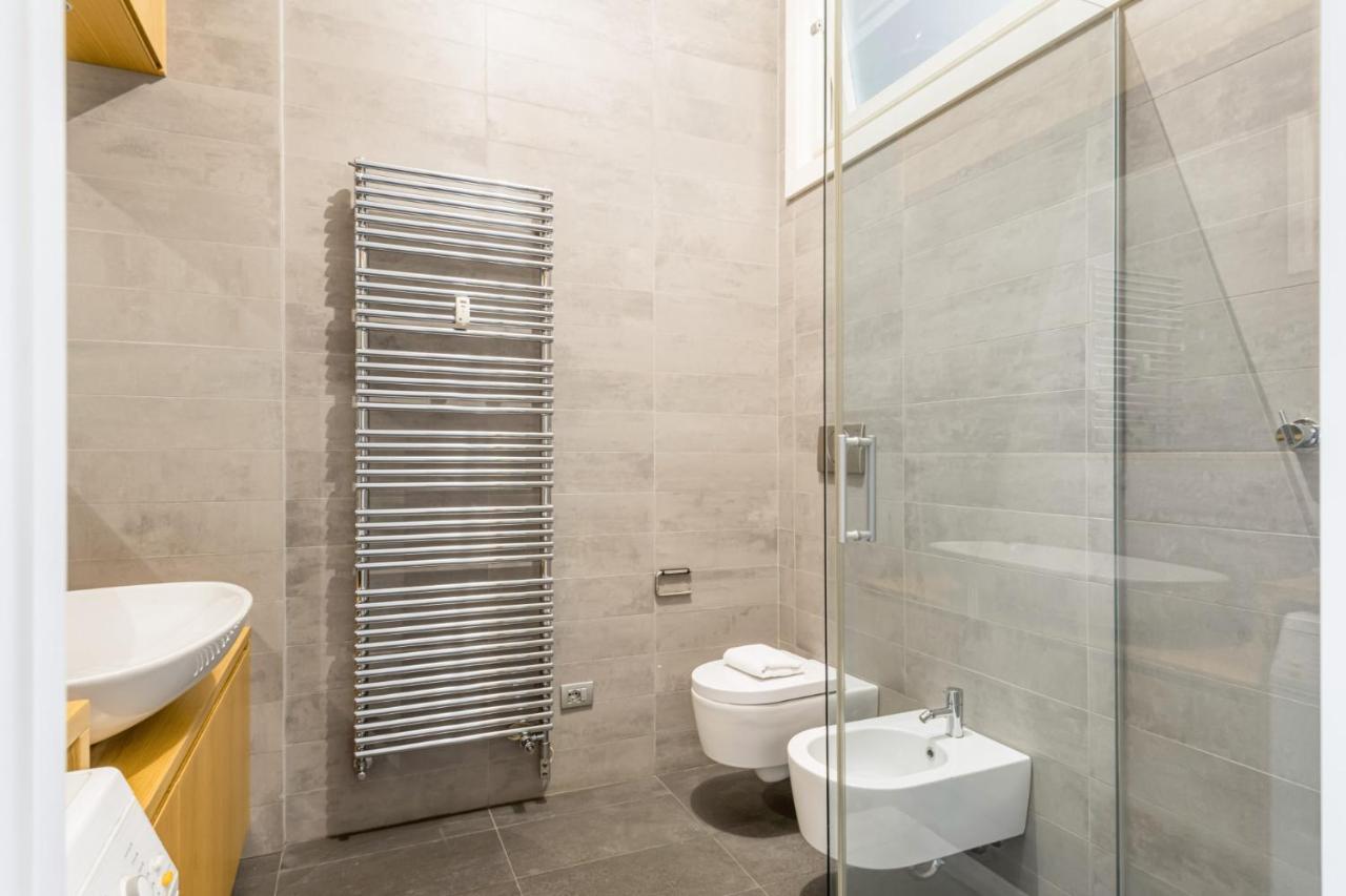 Easylife - Elegante Dimora Due Passi Dal Duomo Apartman Milánó Kültér fotó