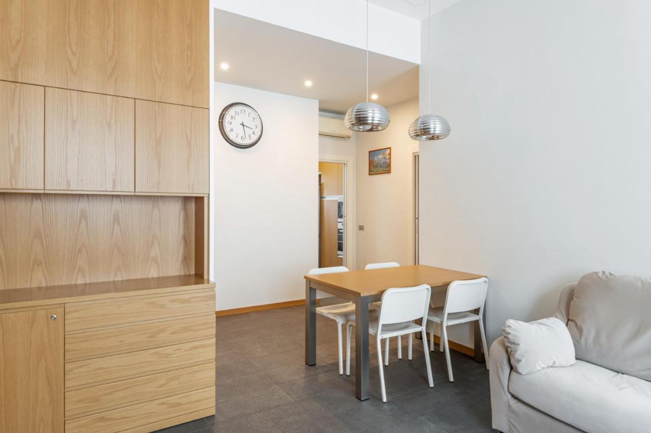 Easylife - Elegante Dimora Due Passi Dal Duomo Apartman Milánó Kültér fotó